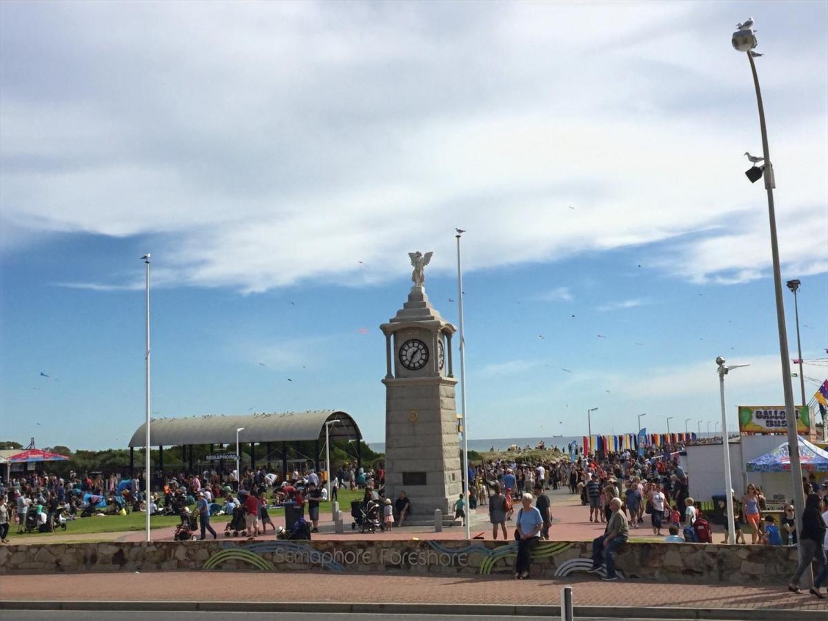 Semaphore Splash Apartments Port Adelaide Exterior foto